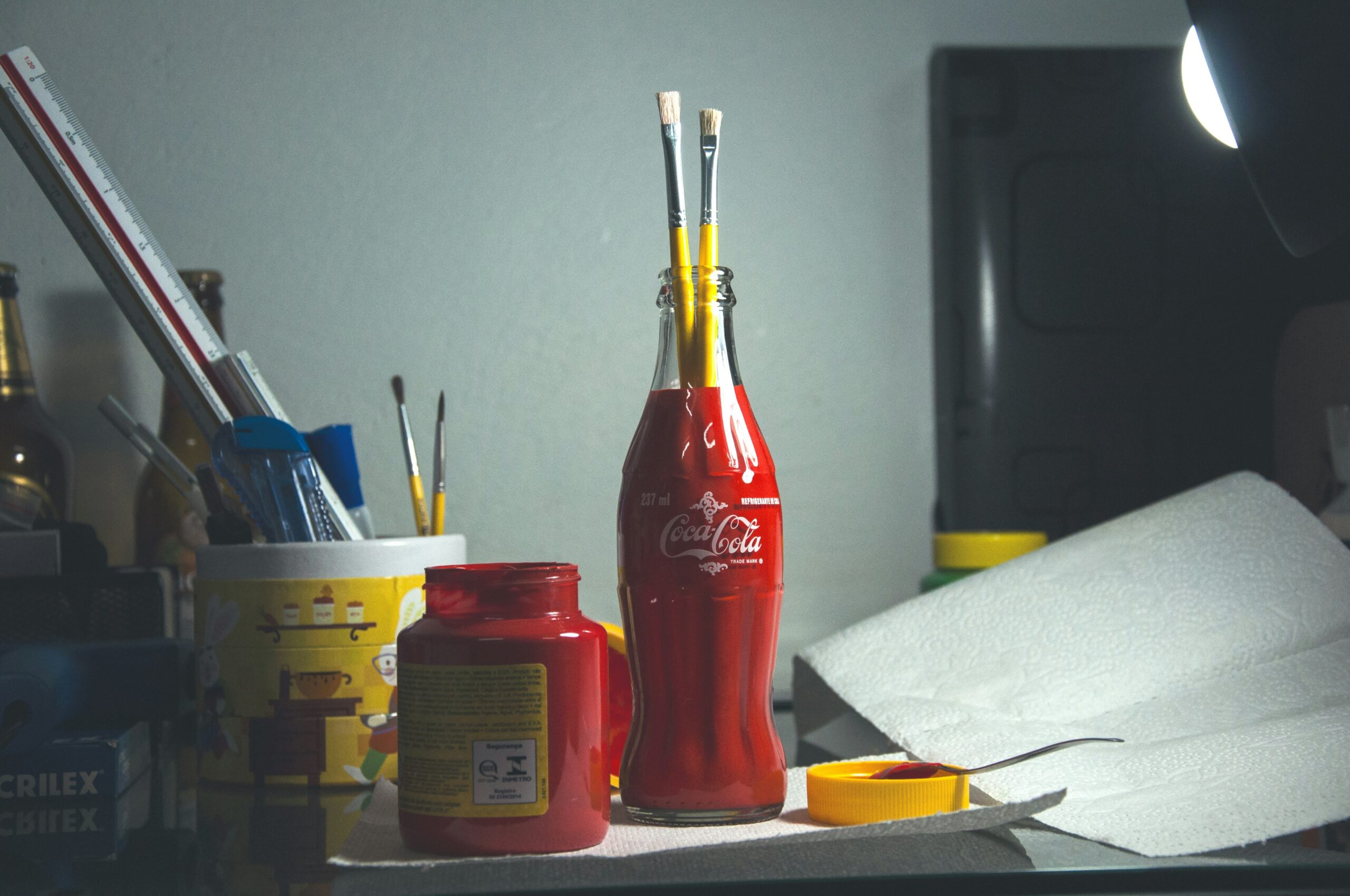 Infographic showing common mistakes in freelance portfolios: Too many examples, unclear structure, lack of branding.